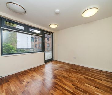 2 bedroom ground floor flat to rent - Photo 2