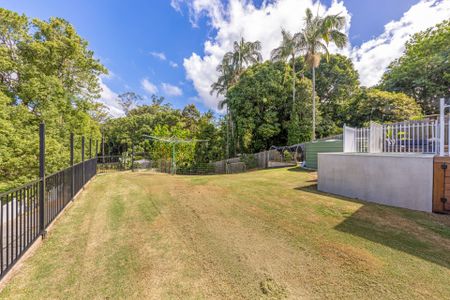 Large Family Home in West Woombye&excl; - Photo 4