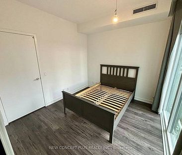 YONGE/EGLINTON Bright +Spacious 1Bdrm +Den Modern Flr To Ceiling Wind - Photo 1