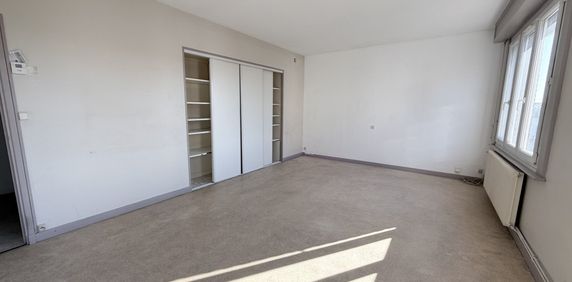 Location Appartement 3 pièces 79m² LENS 62300 - Photo 2