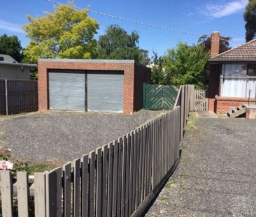 36 Morris Road, Woodend - Photo 4