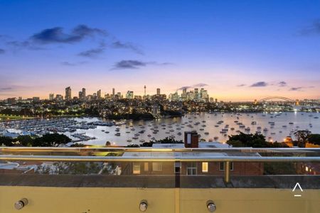 Whole floor penthouse with iconic harbour and city backdrop - Photo 3