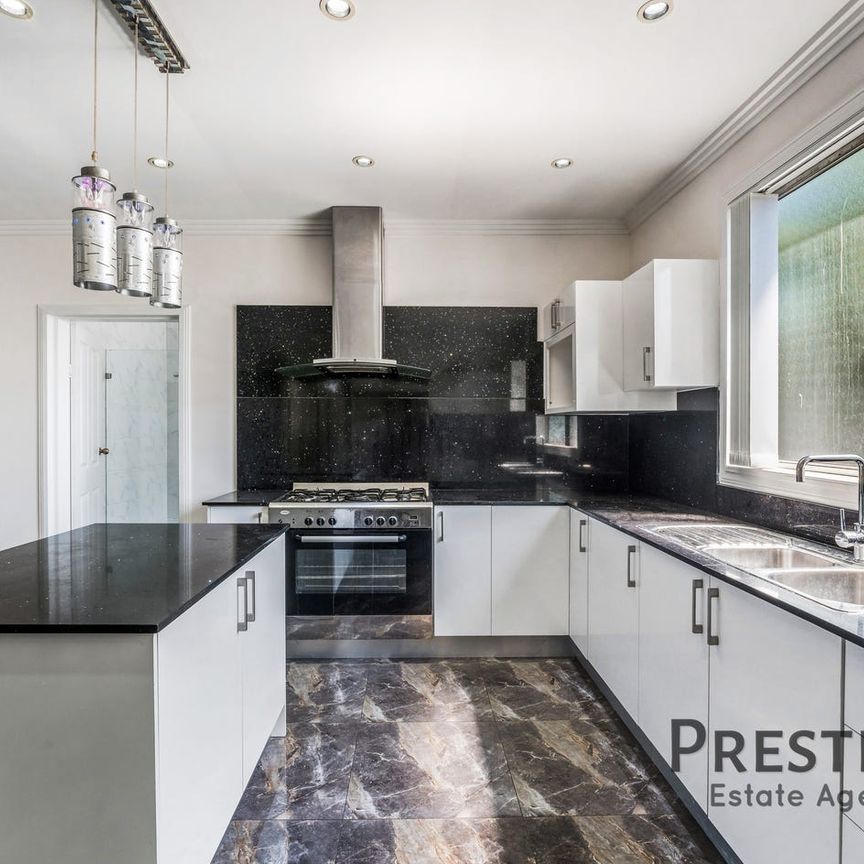 Huge Modern Granny Flat! - Photo 1