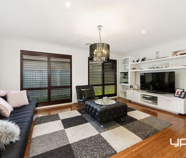 26 Macklin Way, Caroline Springs - Photo 4