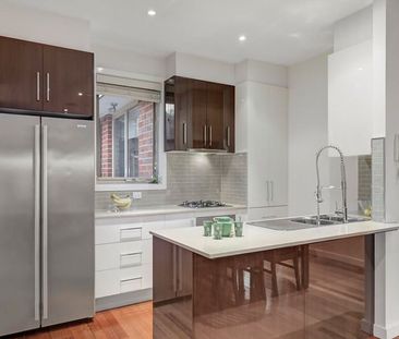 Stylish, Single-Level Unit In A Prime Location - Photo 5
