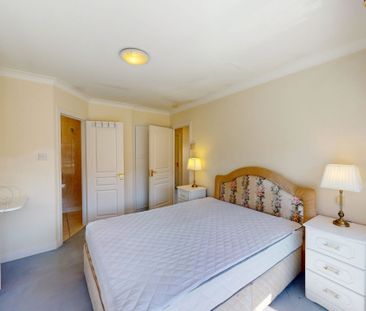 9 The Court, Donnybrook Castle, Stillorgan Road, Dublin 4, D04 P5R3. - Photo 1