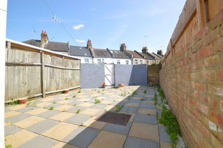 Malton Street, London, SE18 - Photo 5