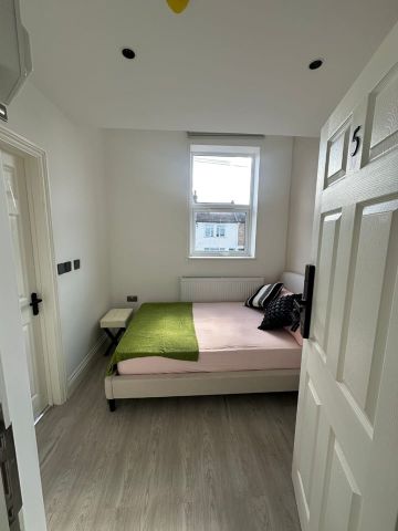 Room in a Shared House, Engleheart Road, SE6 - Photo 2