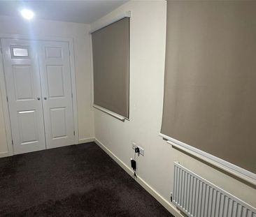 Britannia Crescent, Huddersfield - Photo 5