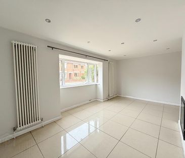 7 Ravenhill Gardens, Belfast, BT6 8GP - Photo 1