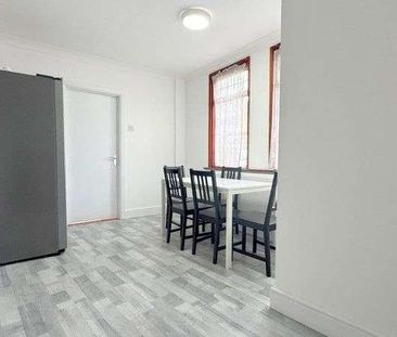 Conway Road, London, SE18 - Photo 2