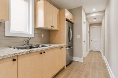 For Lease - 170 Yarmouth Road Unit# 2nd Floor, Toronto, Ontario - Photo 3
