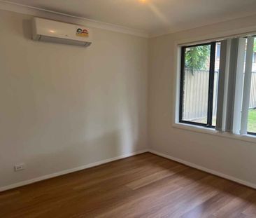TIMBER FLOORING THROUGHT AND AC SYSTEM - Photo 3