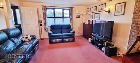 3 bedroom House To Let Total Size: 926 SQ FT - Photo 3