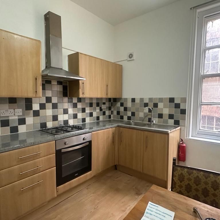 3 bedroom flat to rent - Photo 1