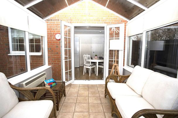 3 Bed Detached House, Rochford Drive, LU2 - Photo 1