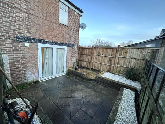 3 bedroom semi-detached house to rent - Photo 1