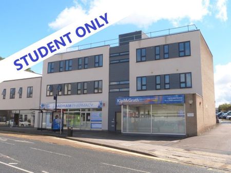 1 bedroom in a flat share to rent - Photo 3