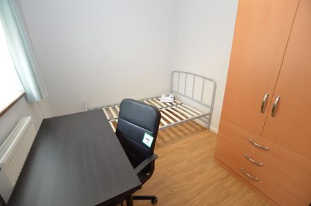 5 bedroom semi-detached house to rent - Photo 3