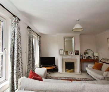 Courtwood Close, Salisbury, Wiltshire, SP1 - Photo 1