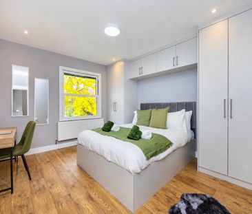 2 Bed Semi-Detached House, Henchman St, W12 - Photo 6