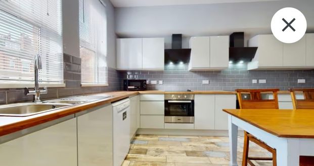 9 Bed - 15 Brudenell Avenue, Headingley, Leeds - LS6 1HD - Student - Photo 1