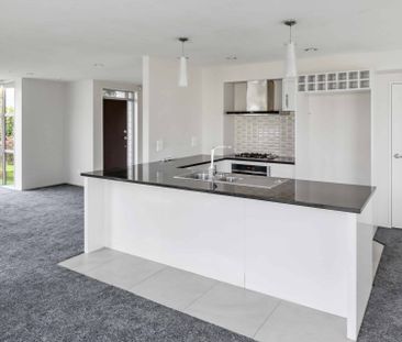 Spacious 4 bedroom home! - Photo 4