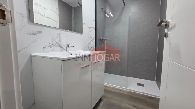 Piso de alquiler en Calle Valle del Corneja, Sur - Photo 1