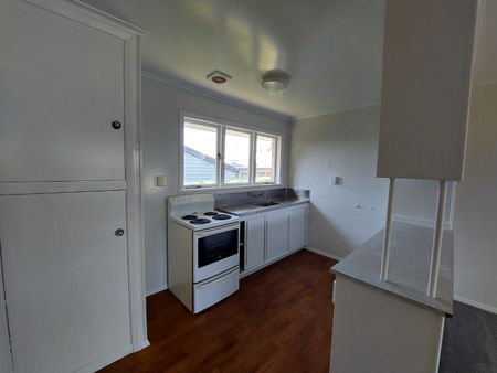 Sunny brick & tile - Photo 3