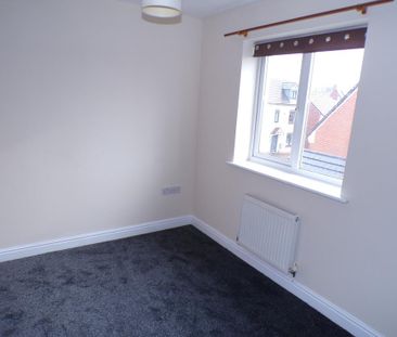 3 bedroom terraced house to rent - Photo 3