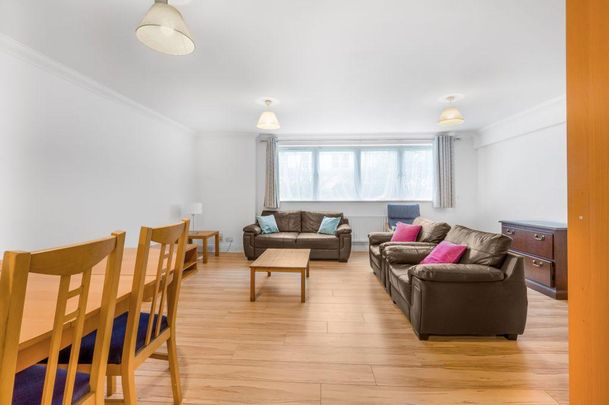 3 bedroom flat to rent - Photo 1