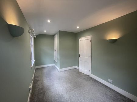2 bedroom semi-detached house to rent - Photo 3