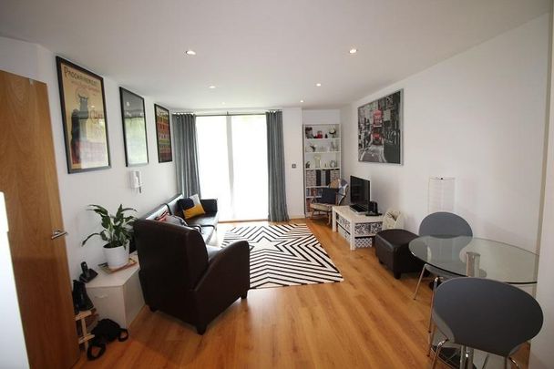 1 bedroom block of apartments to rent - Photo 1