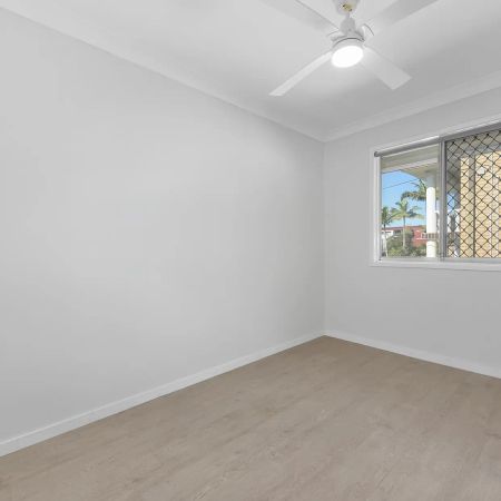 Quiet, Low-Maintenance Living in Prime Yeronga Location - Photo 4