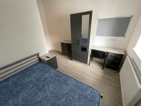 11 bedroom apartment to rent - Photo 2