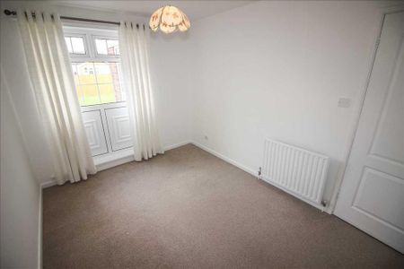 2 bedroom bungalow to rent - Photo 2