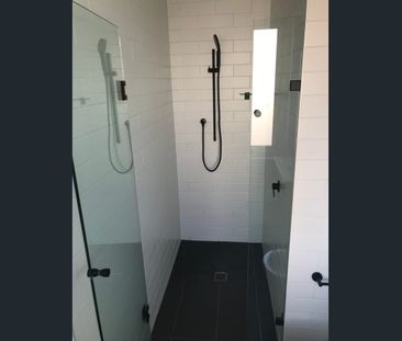 Modern 2-Bedroom Apartment with Parking in Convenient Lidcombe Location - Photo 3