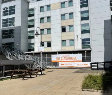 Bronze 4-5 bed room - Photo 1