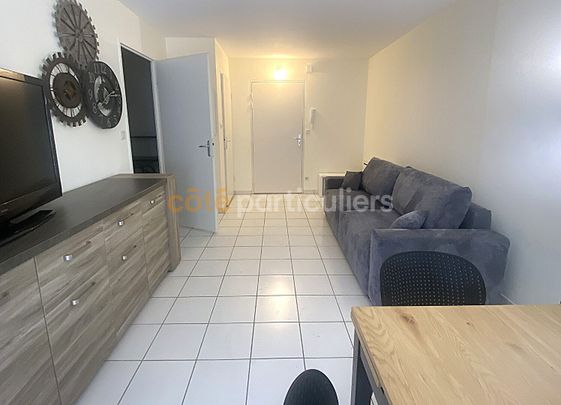 À louer T2 meublé en résidence sécurisée, proche centre ville de Cholet - Photo 1