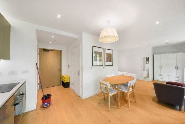 Studio Flat, Victory Place, SE17 - Photo 1