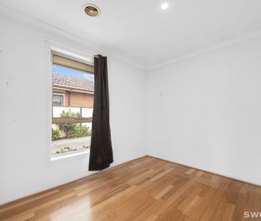 Neat three bedroom residence in convenient location - Photo 4