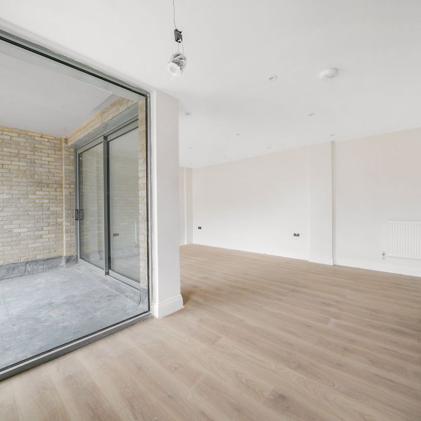 Selsdon Road, South Croydon, London - Photo 1