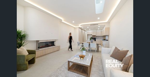 Refined Elegance With Modern Living - Photo 1