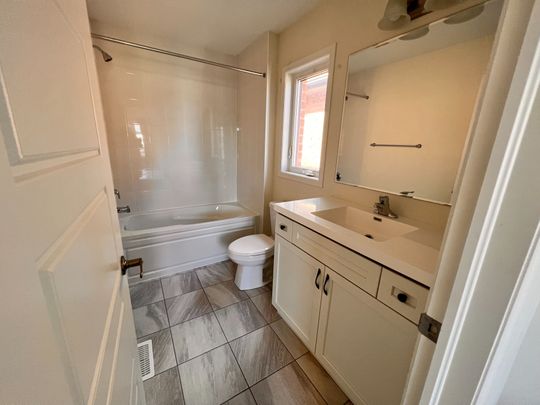 For Lease - 18 Divers Road Unit# Suite 1, Brampton, Ontario - Photo 1