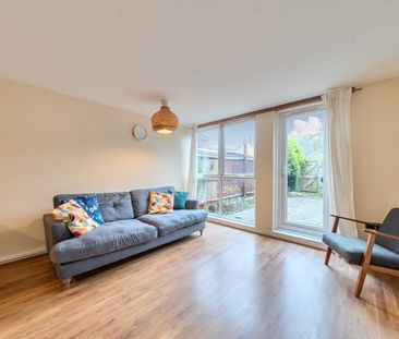 Walnut Tree Road, London, SE10 - Photo 4