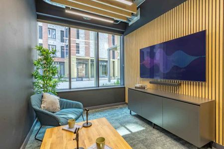 Bronze Plus Studio - Photo 5