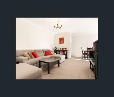 Quiet Two Bedroom Apartment - Photo 1