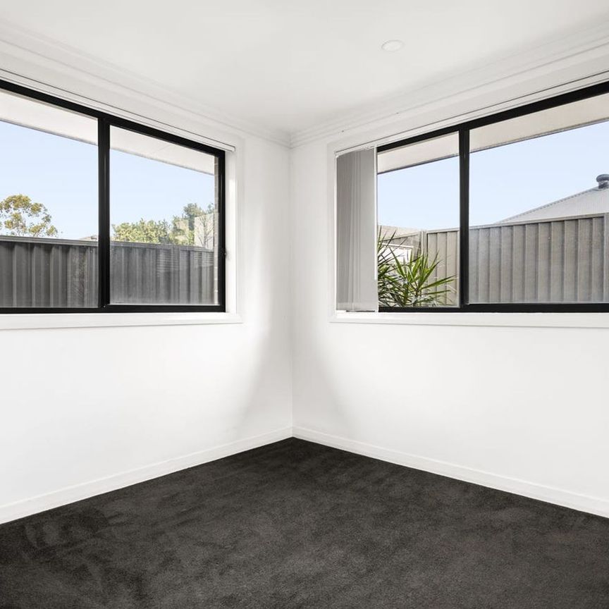 Modern&comma; Two Bedroom Granny Flat&excl; - Photo 1