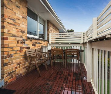 AMAZING LOCATION | UPDATED UNIT | QUIET BLOCK - Photo 1