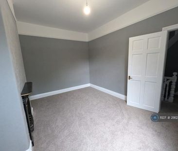 4 bedroom terraced house to rent - Photo 3